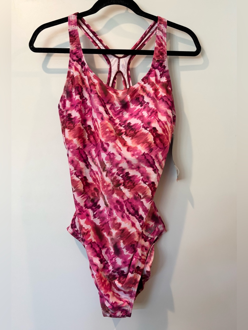 Speedo women’s one piece swimsuit new without tags tags size 16!